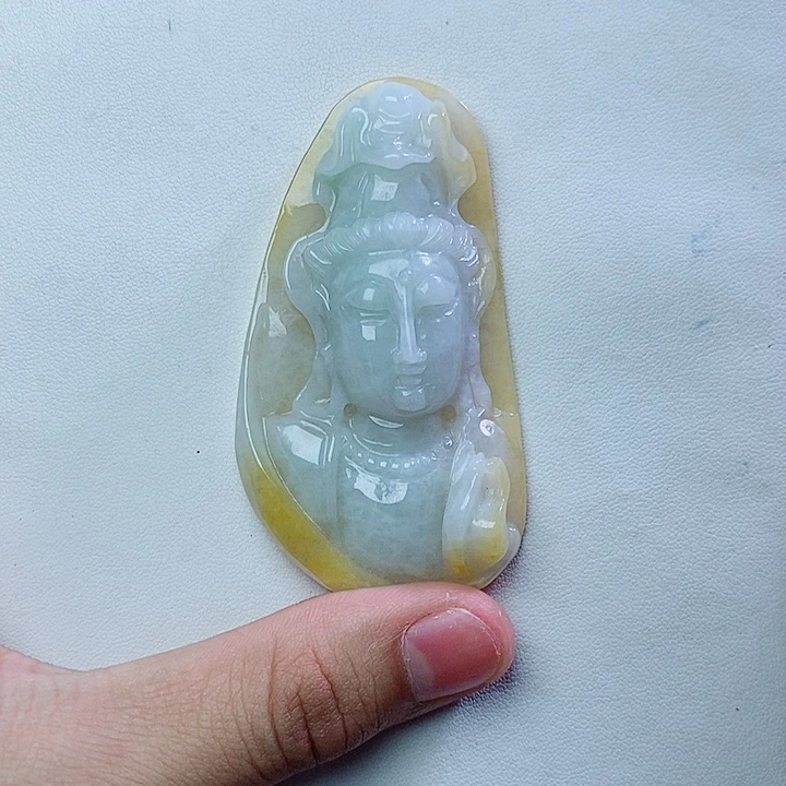 颈饰未镶嵌翡翠人物