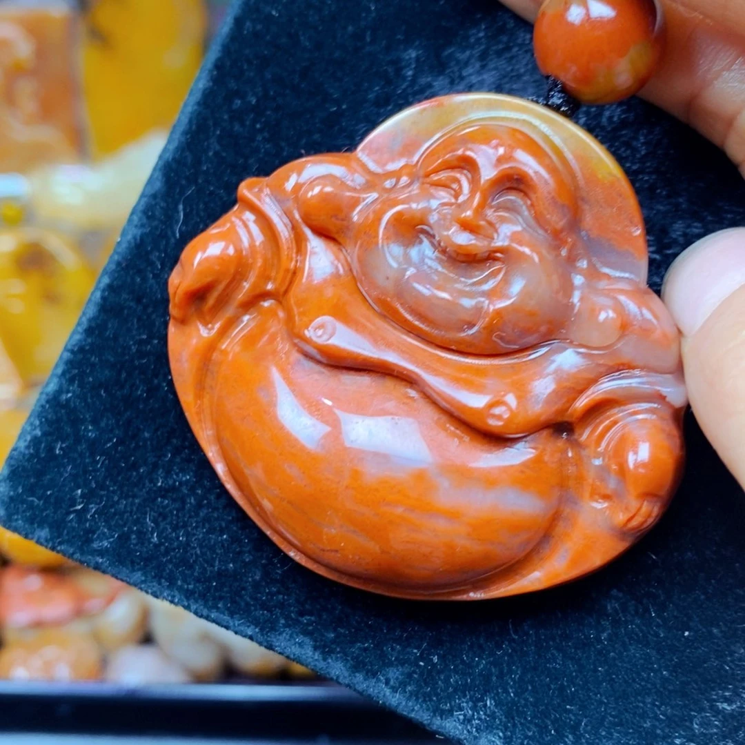 未镶嵌石英质玉（黄龙玉）颈饰