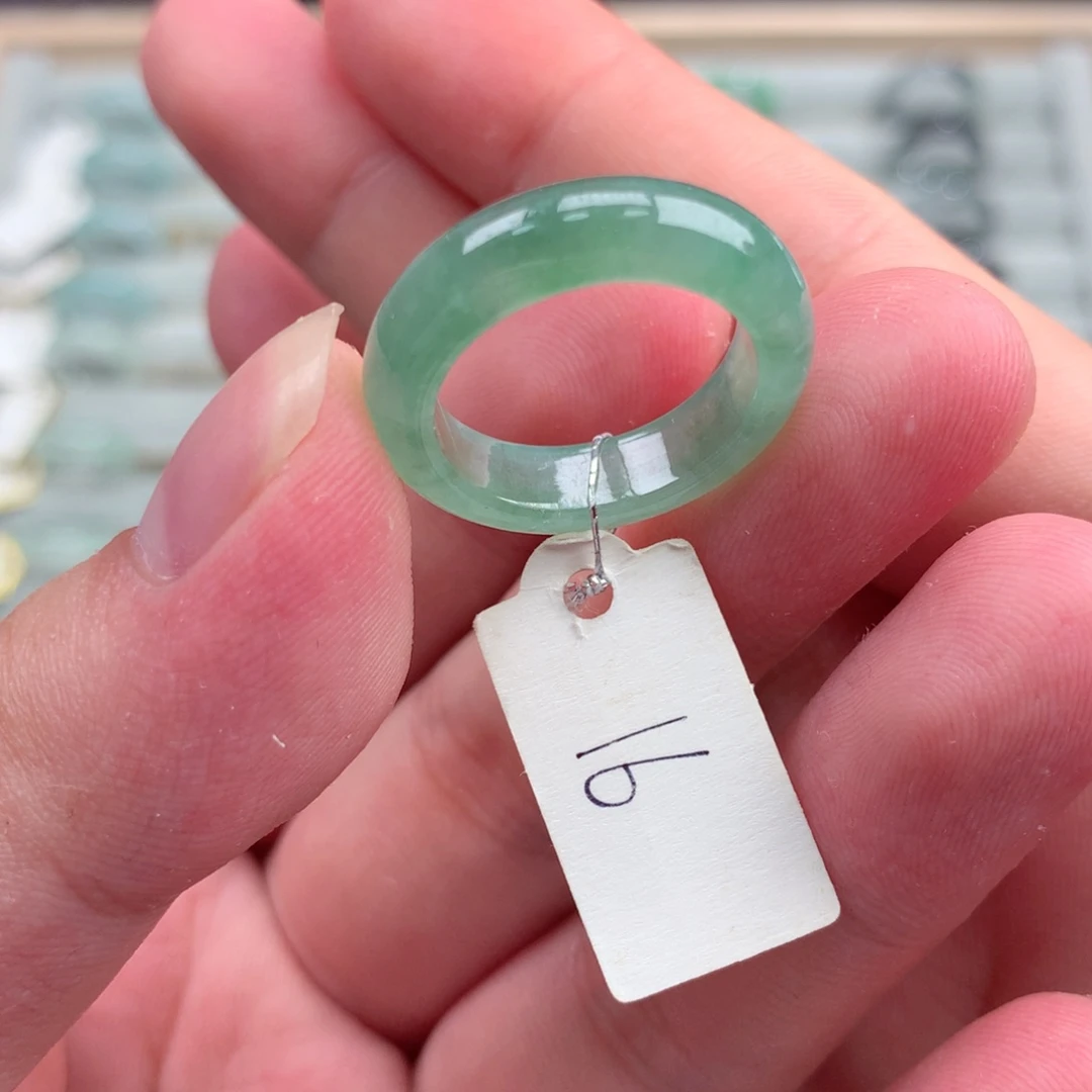 翡翠戒指未镶嵌天然