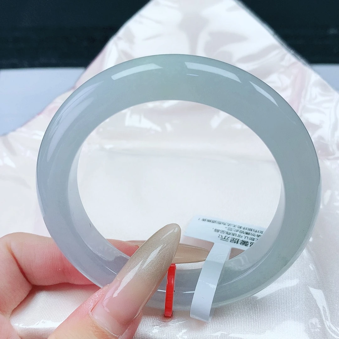 翡翠手镯未镶嵌53圈