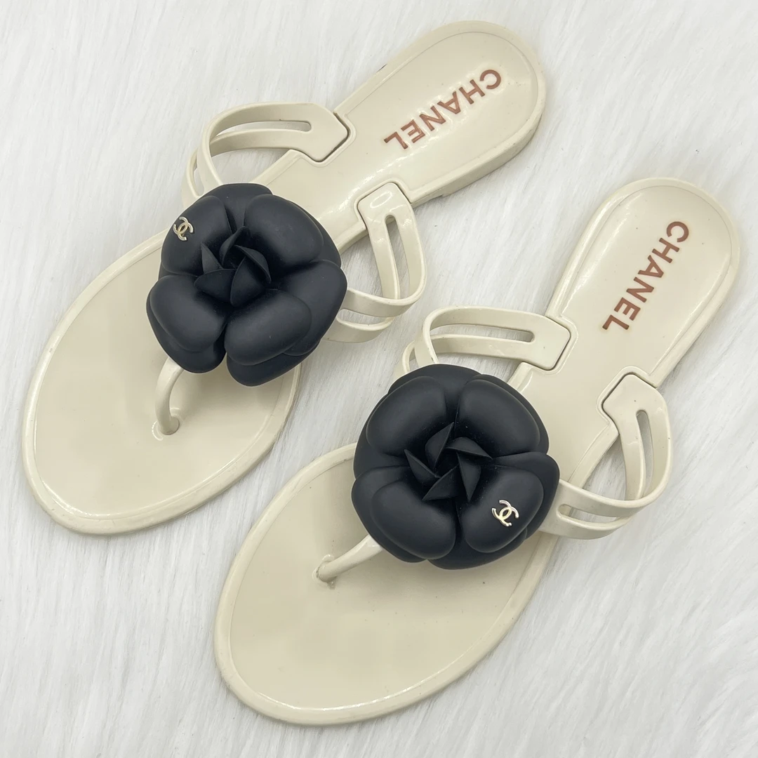 95新 Chanel/香奈儿 山茶花夹趾凉拖鞋 37码 公价8k f004