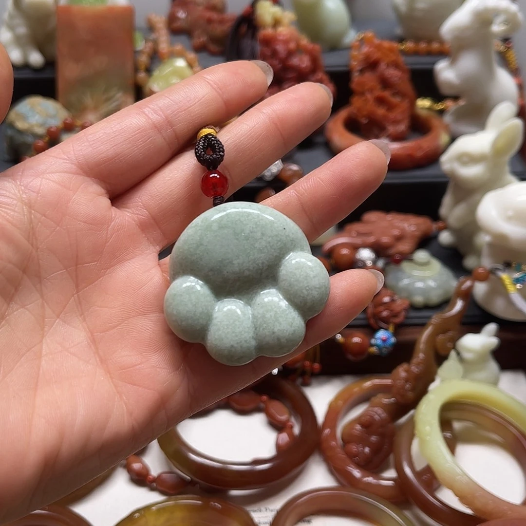 蛇纹石玉吊坠发一个未镶嵌