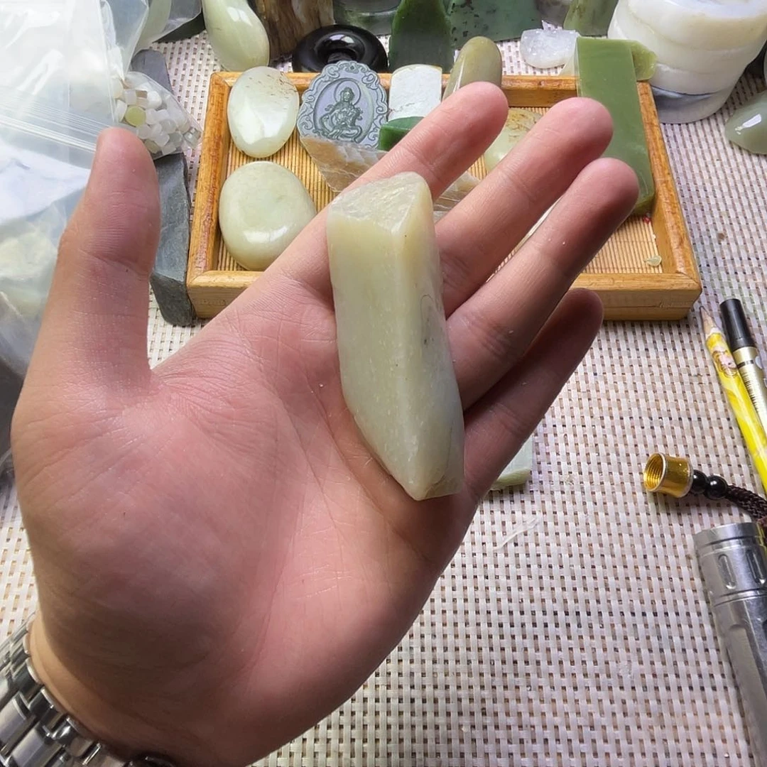 未镶嵌和田玉珠宝半成品