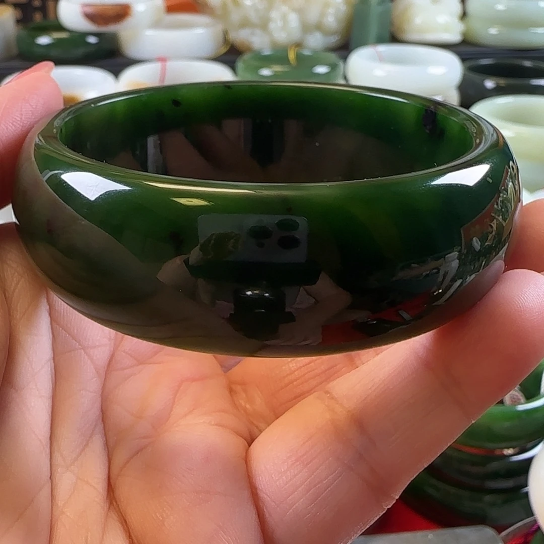 未镶嵌手镯和田玉（碧玉）