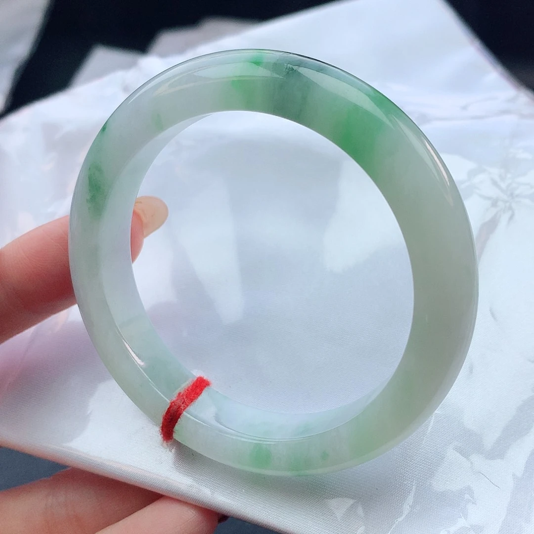 翡翠手镯未镶嵌52圈口8329006