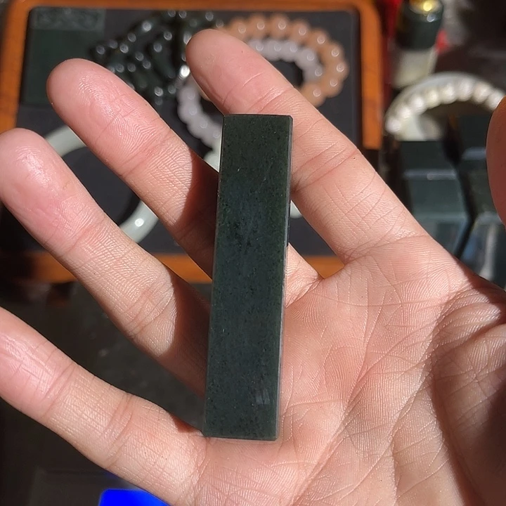 未镶嵌和田玉（青玉）摆件把件