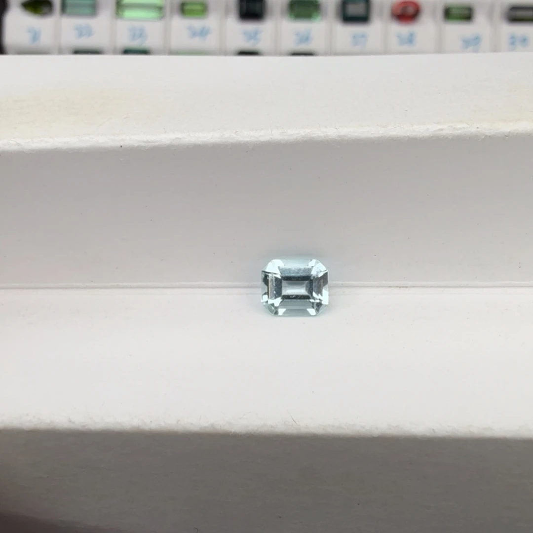 海蓝宝石裸石天然0.75克拉