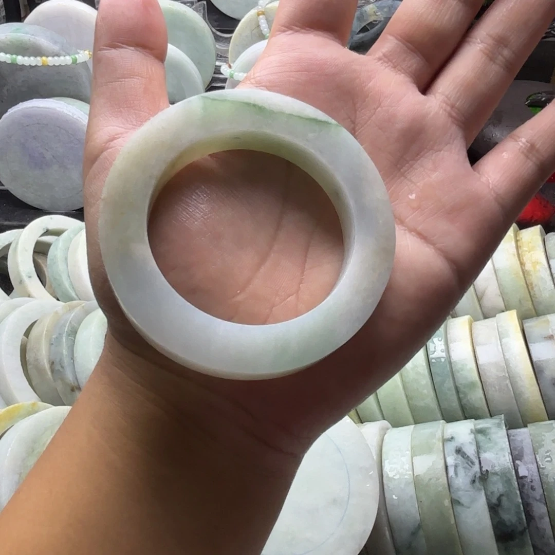 待***巫未镶嵌定制翡翠翡翠手镯定制