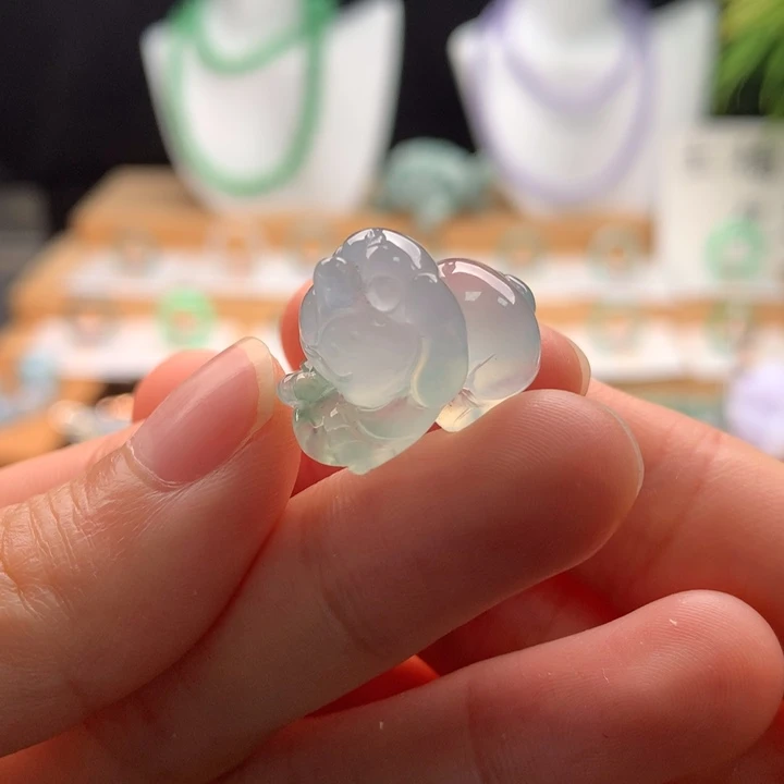 翡翠未镶嵌颈饰天然缅甸A货翡翠