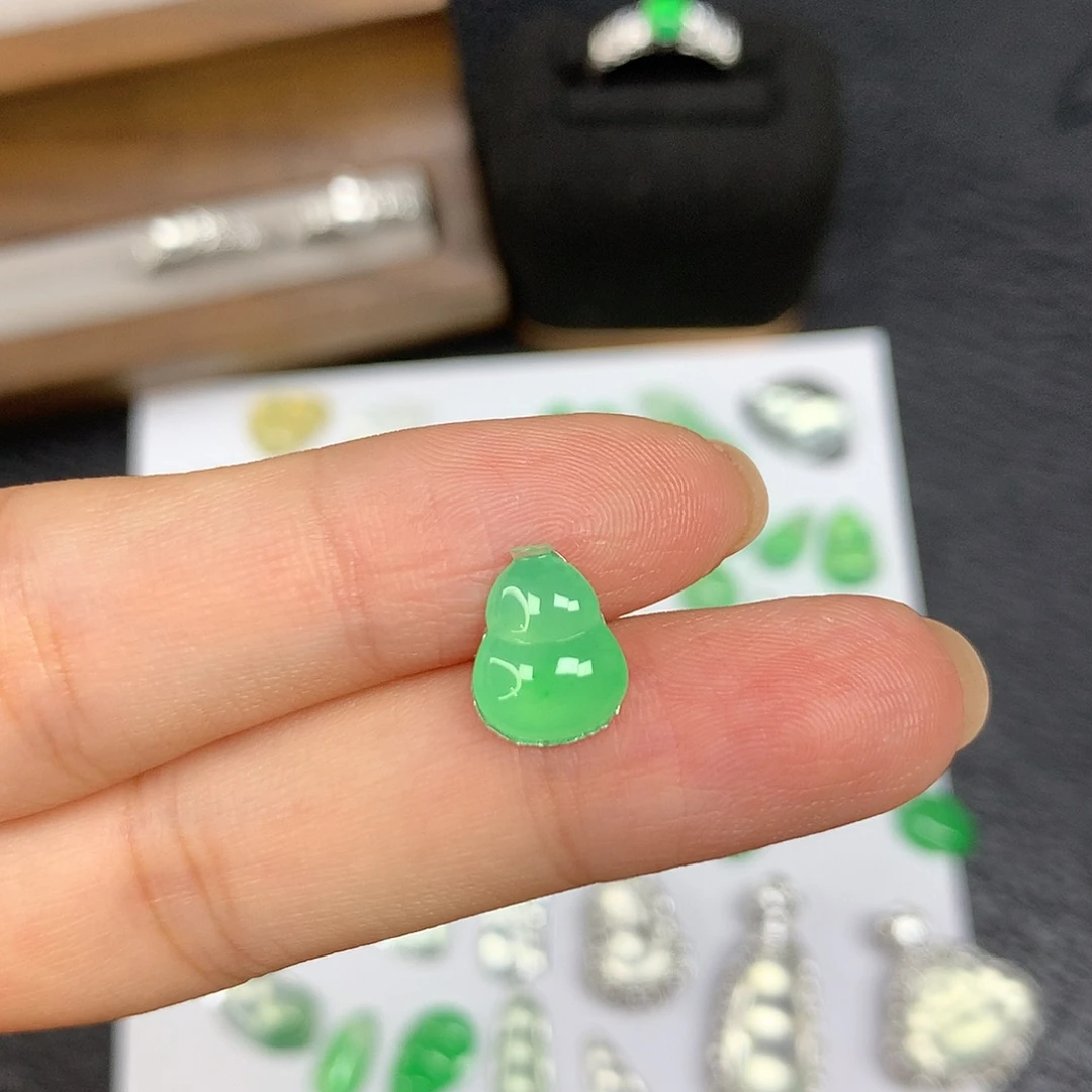 翡翠裸石翡翠葫芦