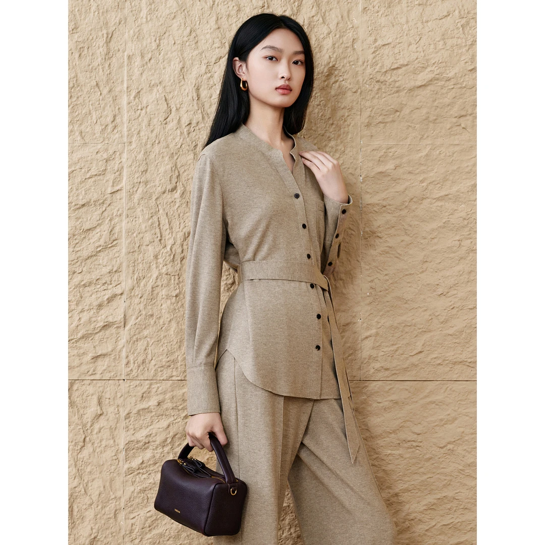 INSUN恩裳2025冬季立领收腰弹力美丽诺羊毛长袖衬衫9C65530190