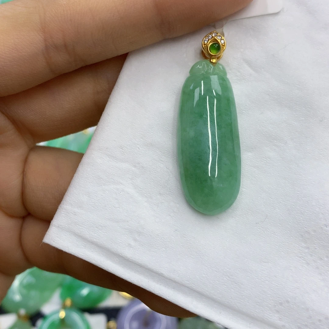 翡翠未镶嵌颈饰翡翠