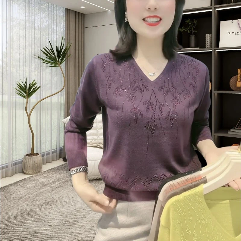 气质V领镶钻设计感打底小衫女2025年新款妈妈装遮肉显瘦百搭上衣