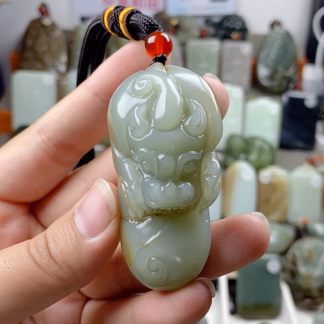 颈饰未镶嵌和田玉（糖玉）
