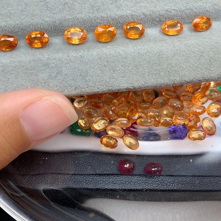 未镶嵌裸石石榴石（芬达石）福利款芬达石