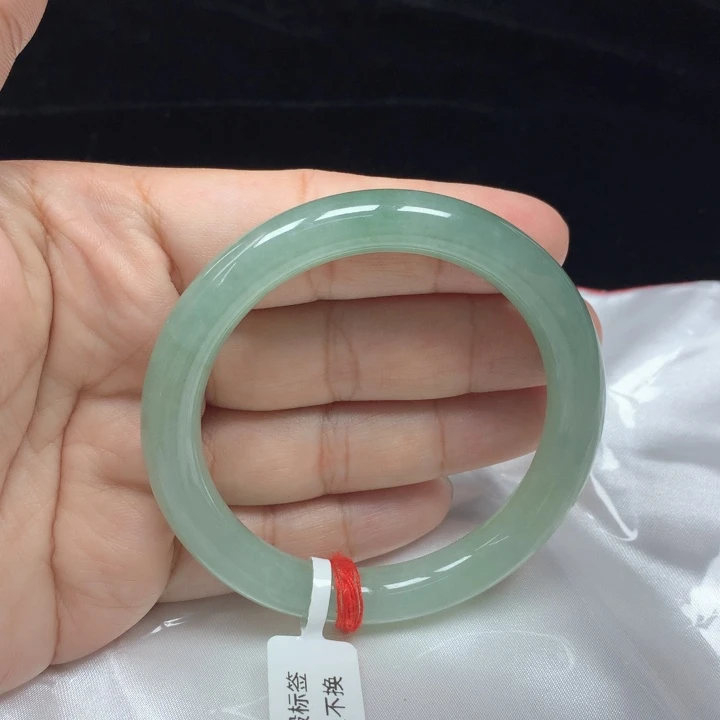翡翠手镯（圆镯）未镶嵌55