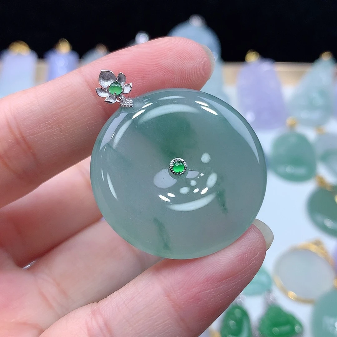 颈饰18K金镶嵌翡翠翡翠