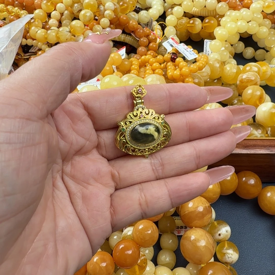 琥珀未镶嵌珠宝奇石