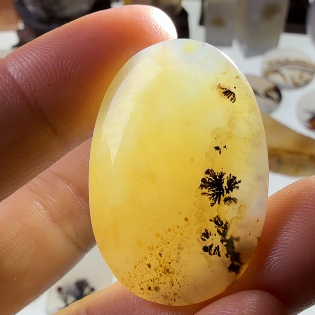 玛瑙/玉髓未镶嵌珠宝半成品