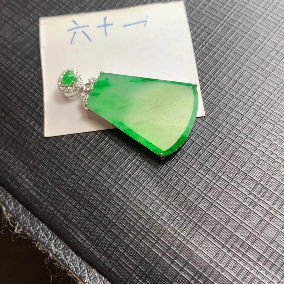 颈饰18K金镶嵌翡翠翡翠