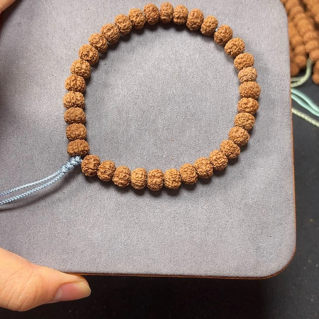 金刚菩提手串黄点平细手持