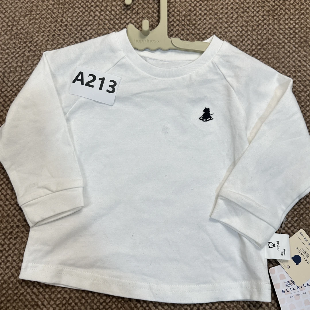 A213儿童白色上衣