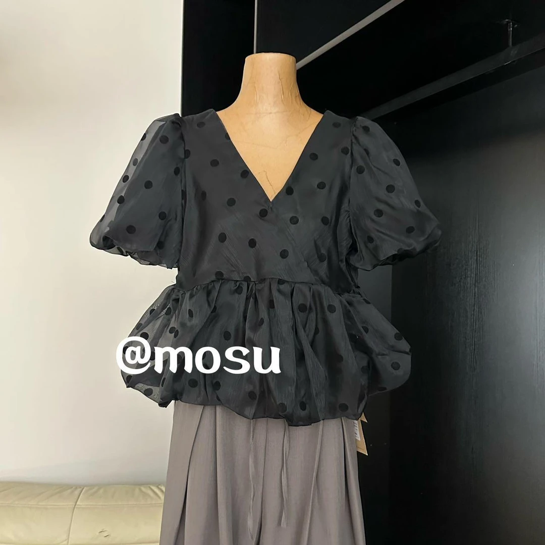 99793（mosu.新款）法式复古V领显瘦波点蓬蓬短袖上衣