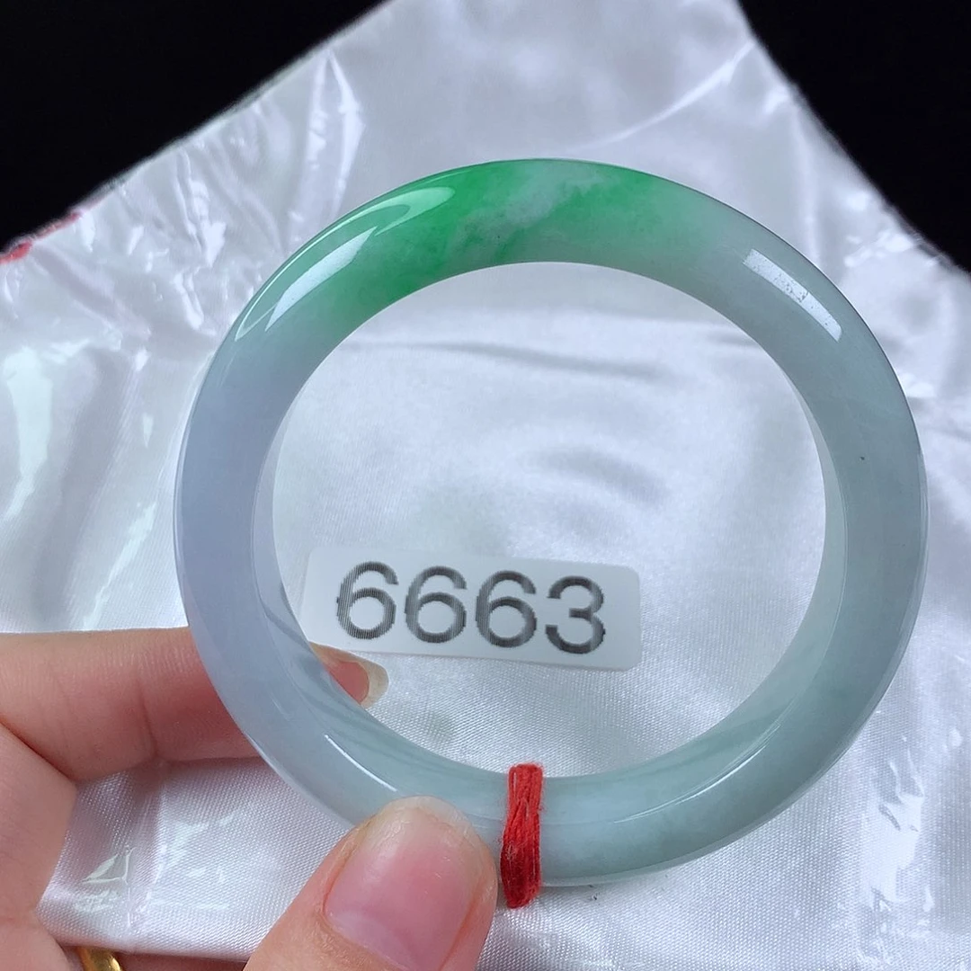 翡翠手镯未镶嵌?*落55圈