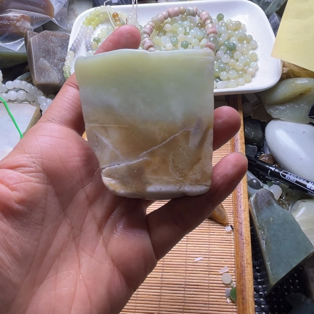 和田玉（糖玉）未镶嵌挂件