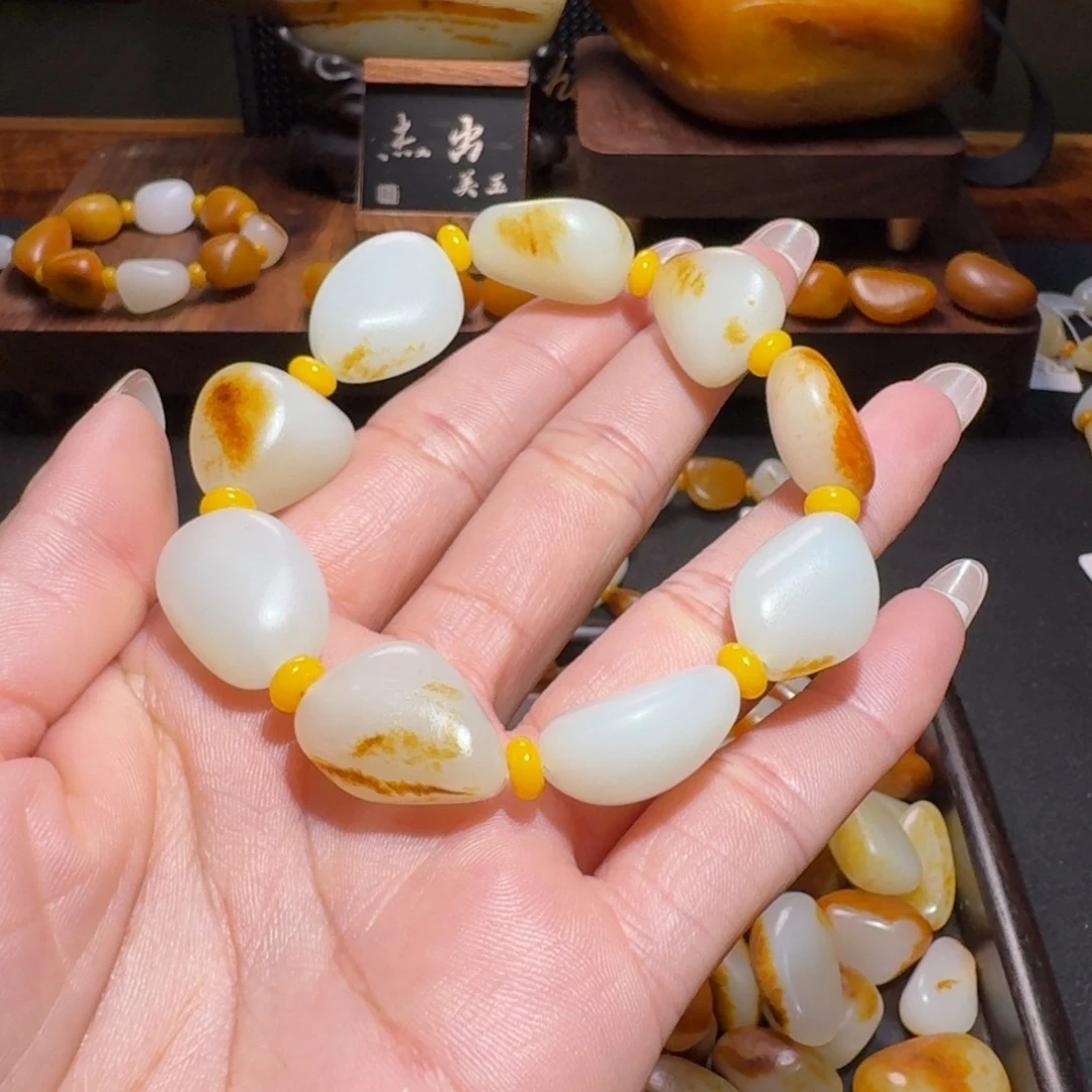 颈饰未镶嵌和田玉凡*