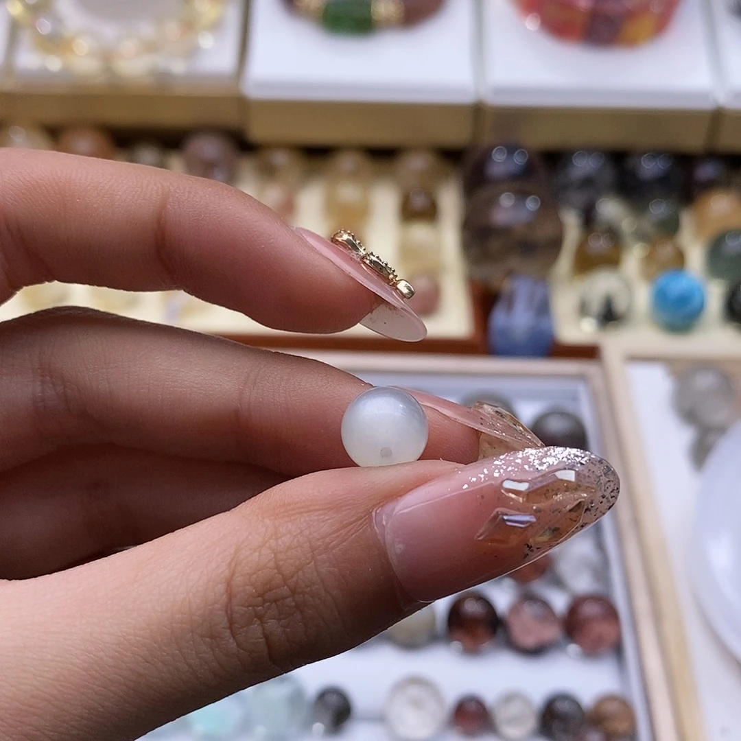 水晶颈饰未镶嵌，