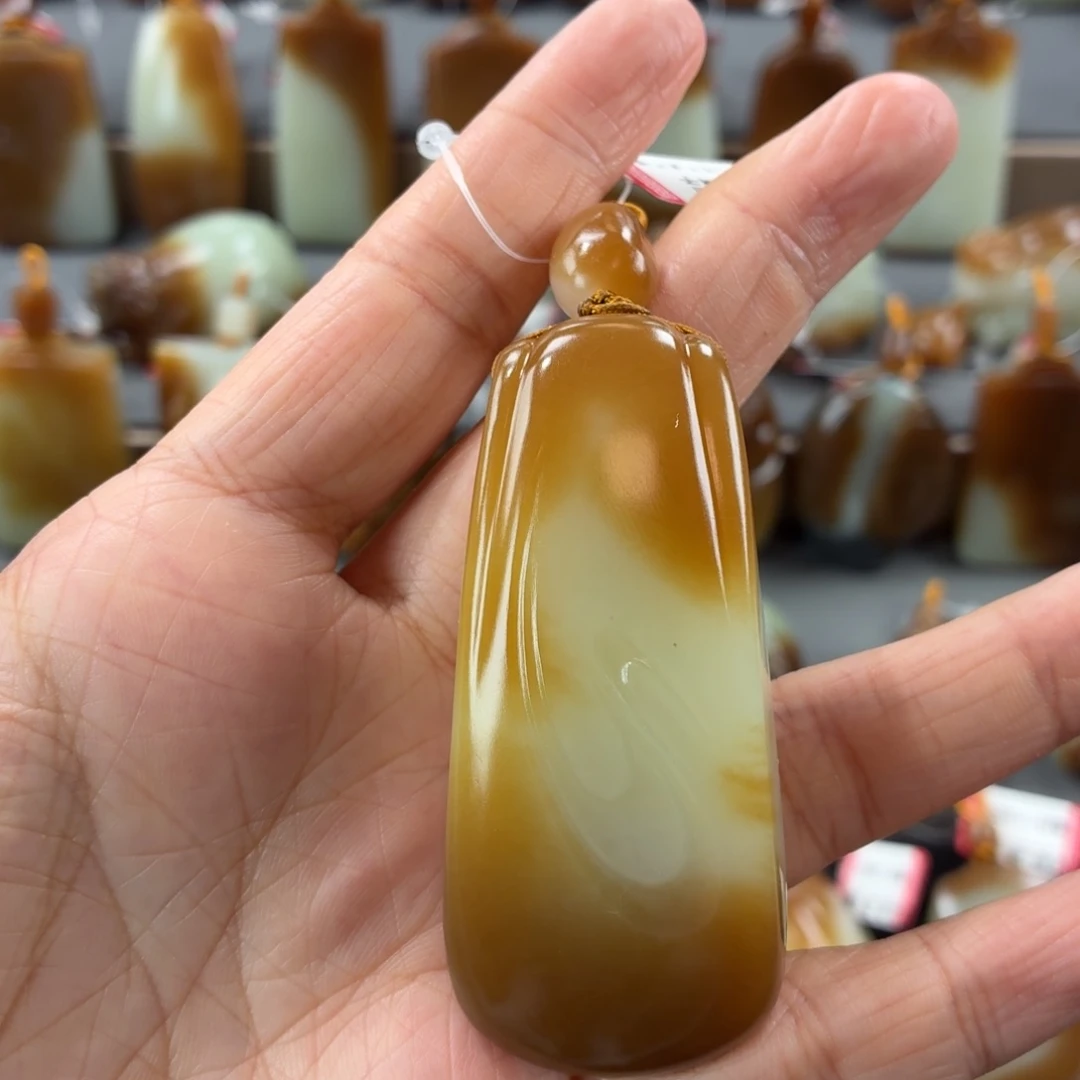 我***_和田玉未镶嵌颈饰