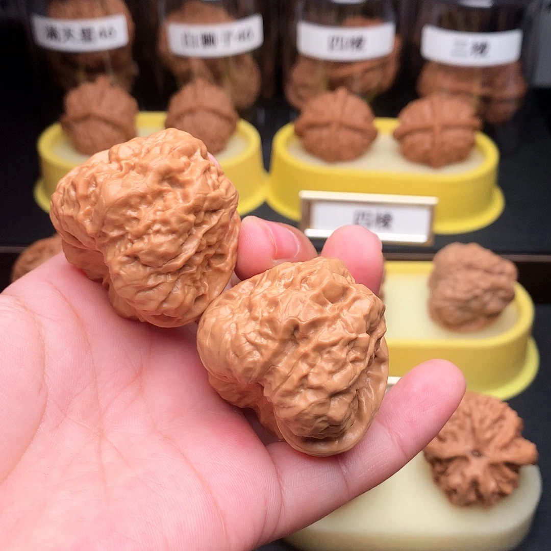 吴***岁吊坠文玩核桃309号蛙40