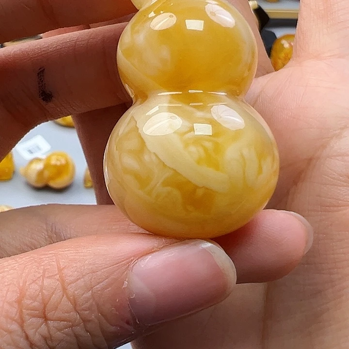 蜜蜡未镶嵌珠宝奇石
