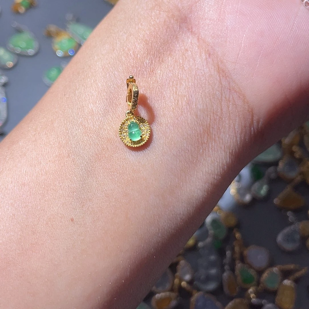 吊坠(不含链)18K金镶嵌翡翠