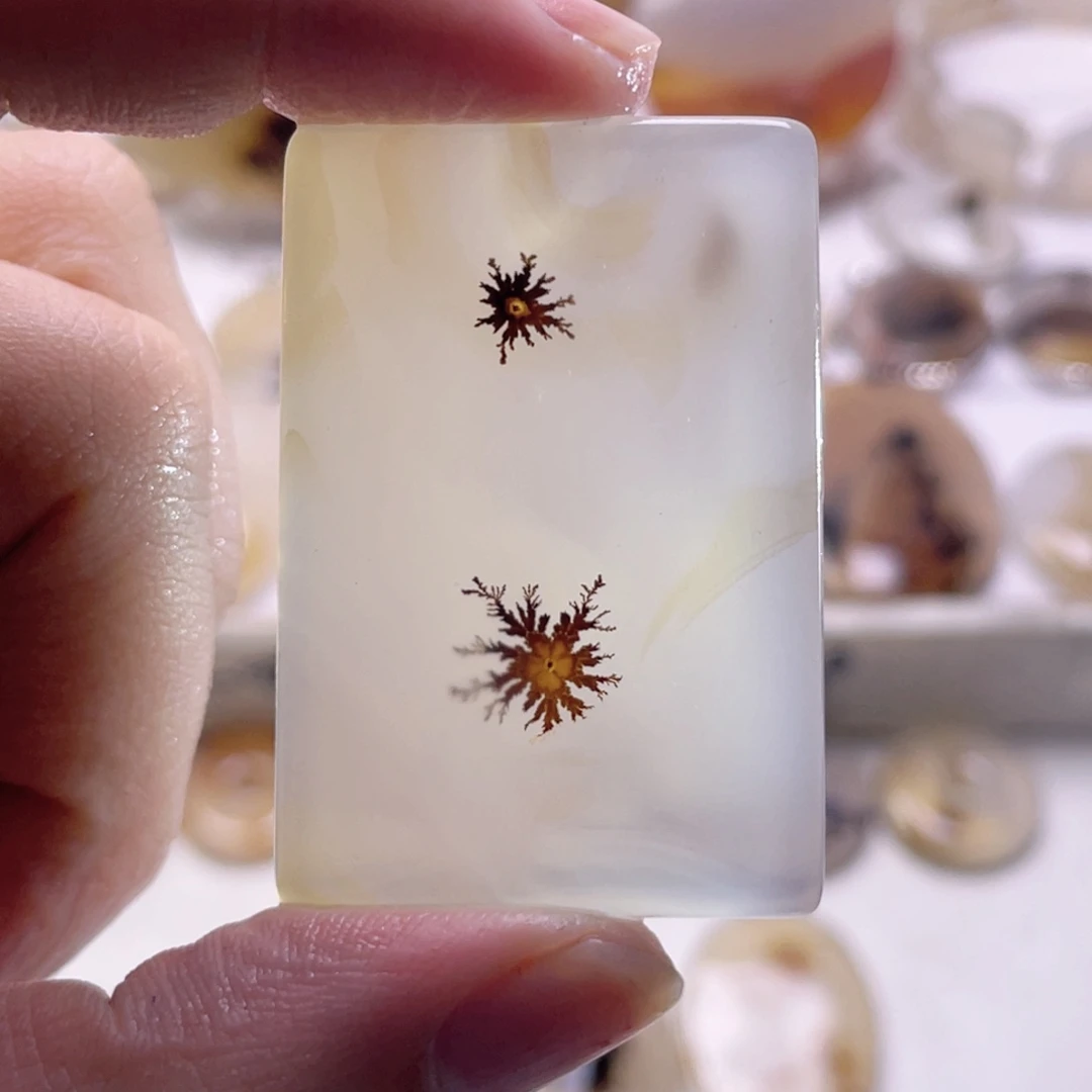 玛瑙/玉髓未镶嵌珠宝奇石