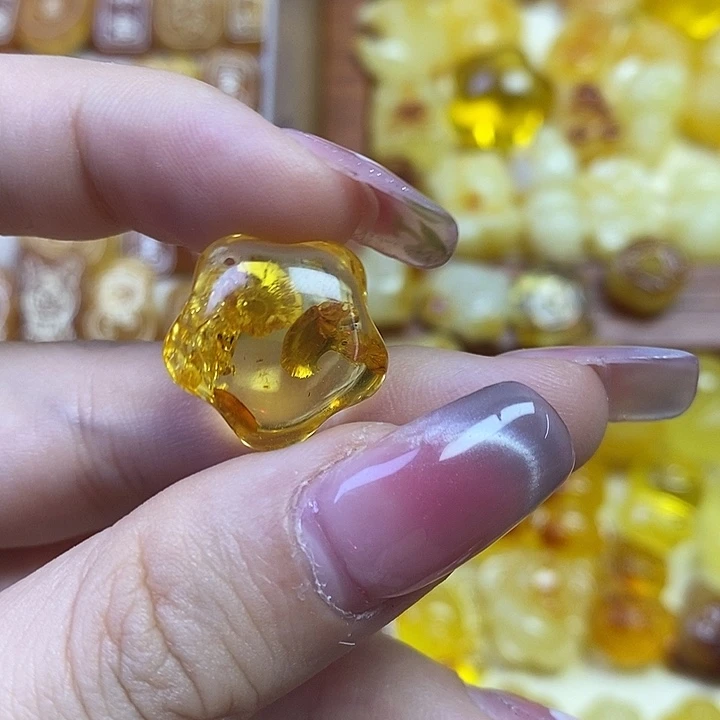橄榄核吊坠花珀星星