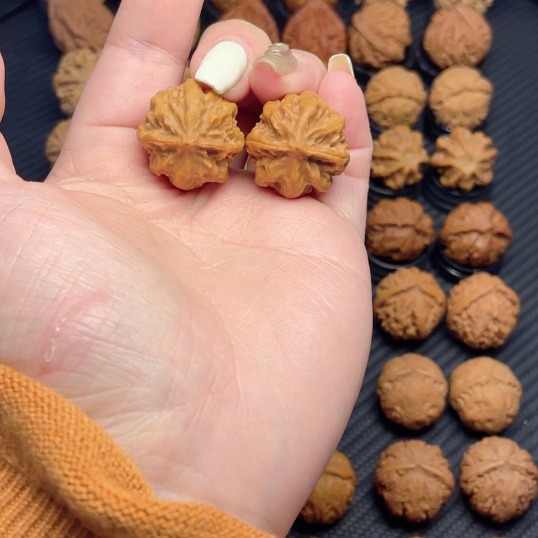 珍***钉文玩核桃把件米老头