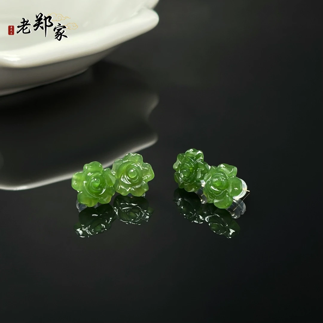 【老郑家】18K金和田玉耳饰一对 70-1 多样性发一件 约4*11mm+