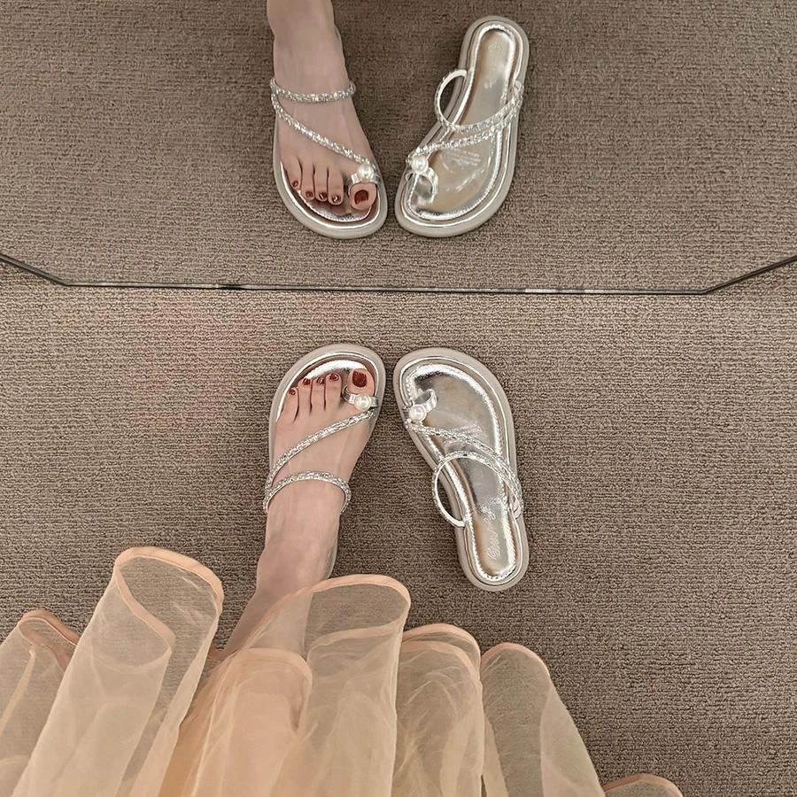 小众珍珠套趾凉拖鞋女鞋子外穿新款夏季平底仙女风配裙子凉鞋