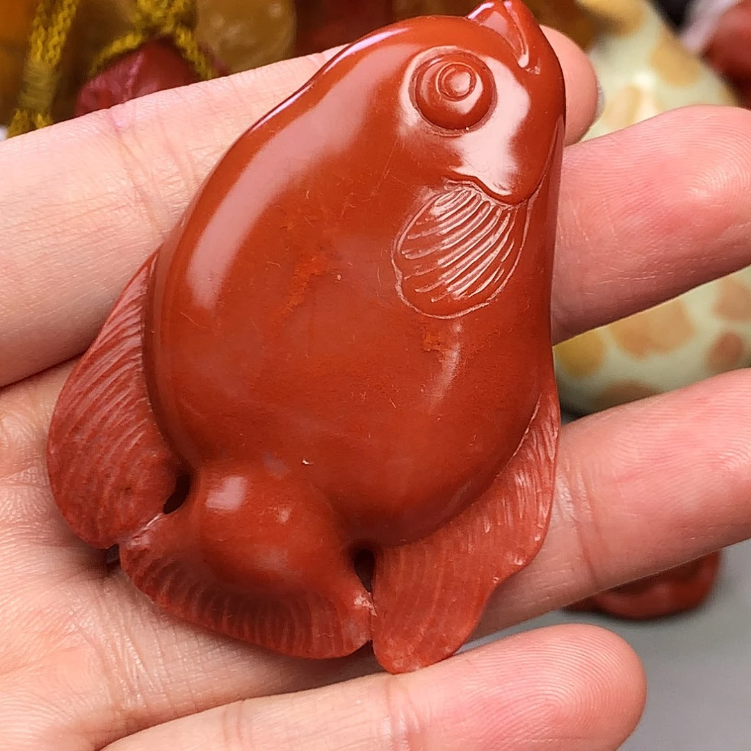 寿山石年年有余手把件