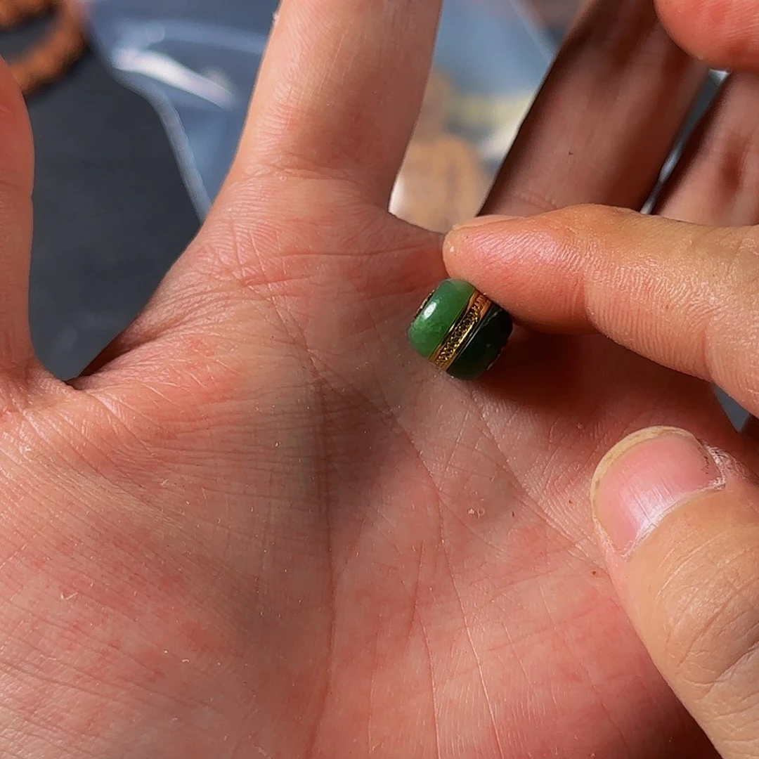 手绳未镶嵌和田玉（碧玉）128号和田玉汉堡珠如图有瑕疵