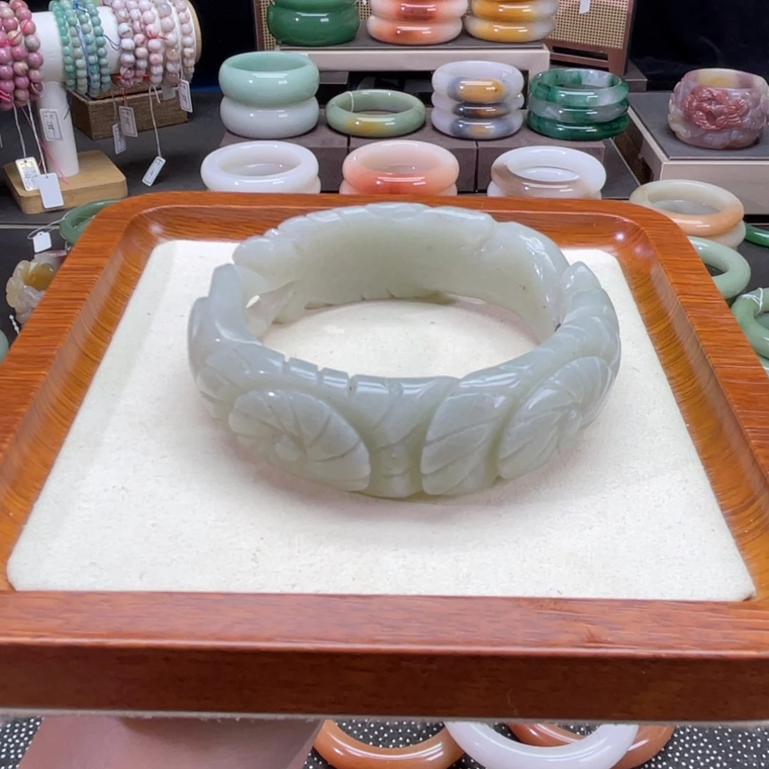 石英质玉未镶嵌手镯