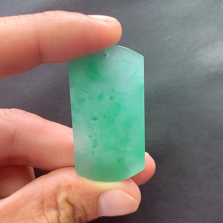 石英质玉未镶嵌颈饰