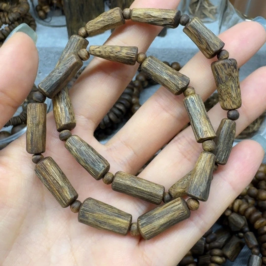 沉香碎屑沉香树心油随型单圈卡7保4.5克+