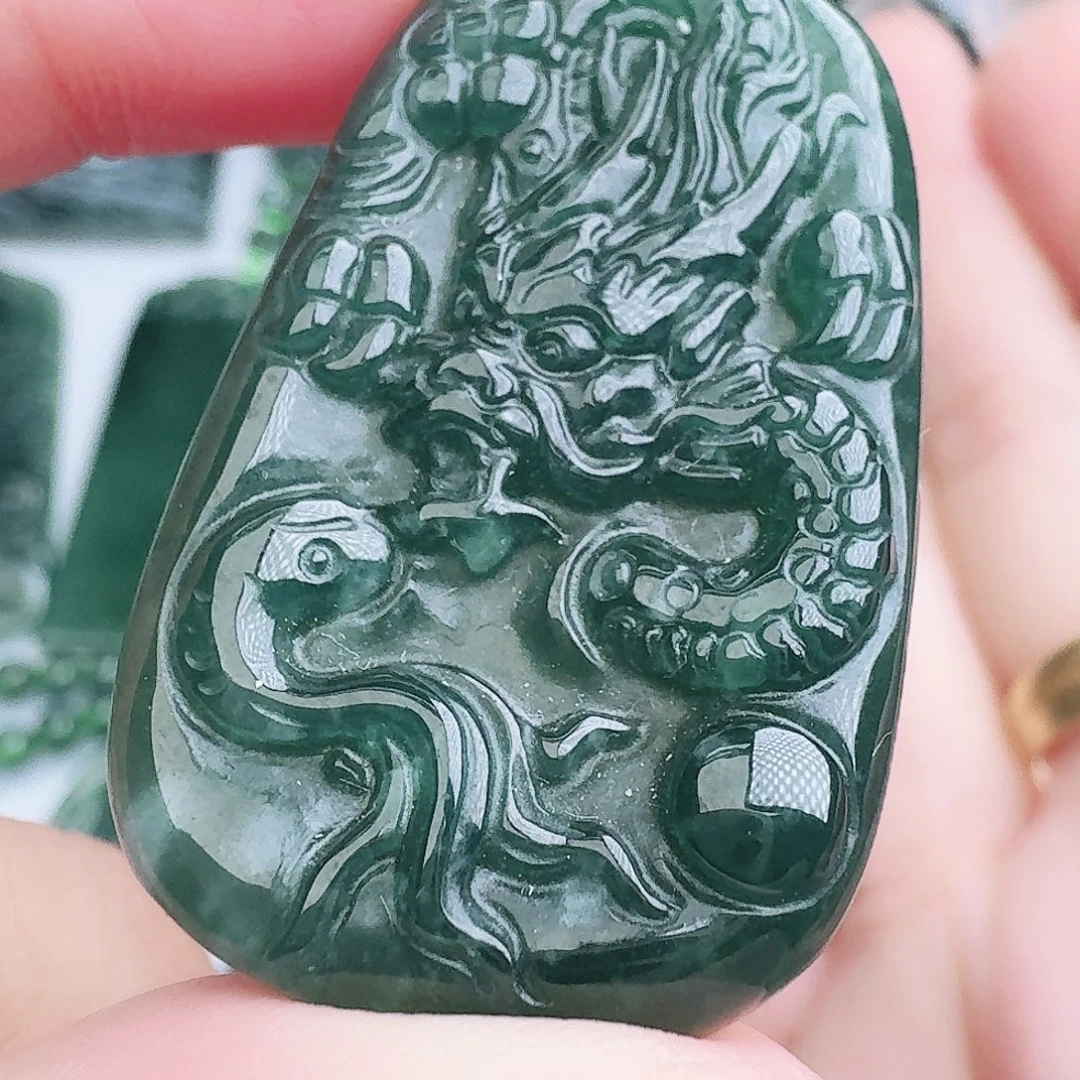 翡翠未镶嵌颈饰天然的A货翡翠多样性发其一