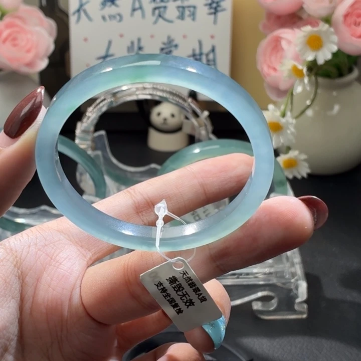 翡翠未镶嵌手镯纯净冰蓝52