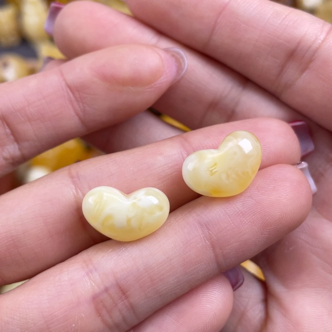 琥珀裸石未镶嵌蜜蜡