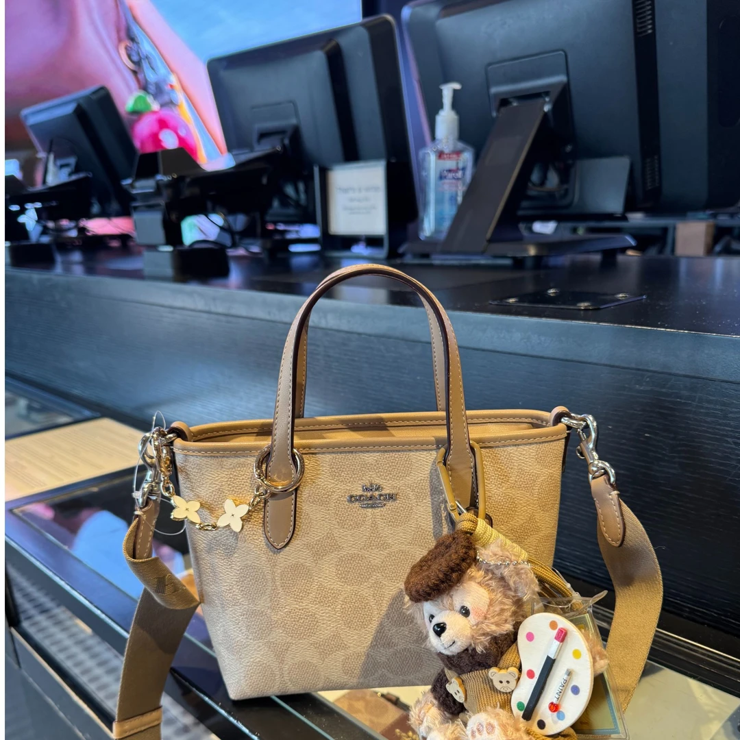 COACH/蔻驰City15奶茶品牌徽标Tote包购物袋CW032 （15*8*13）