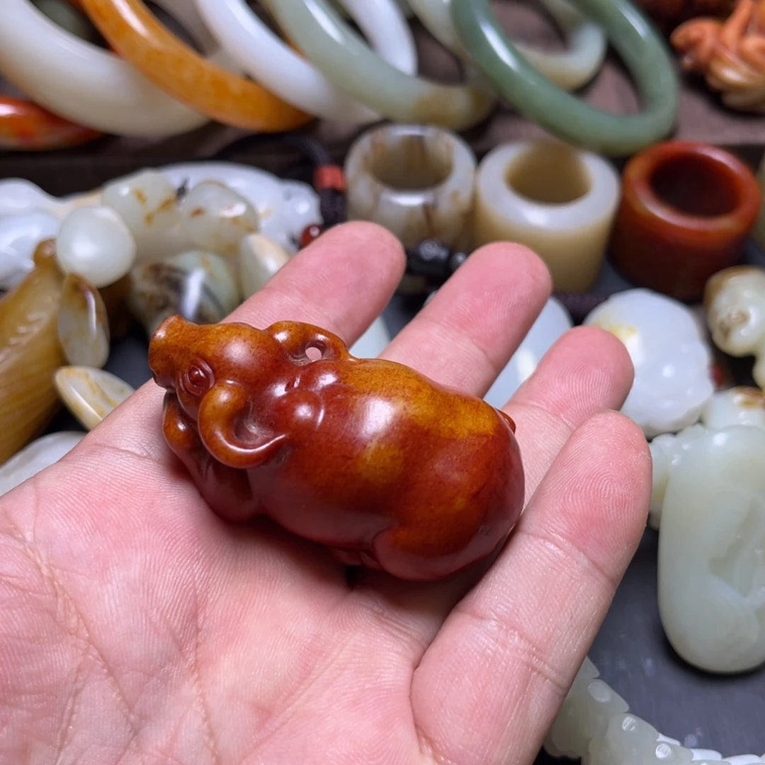 枫***;和田玉未镶嵌颈饰